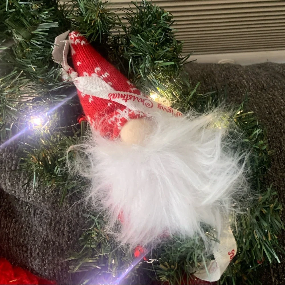 GNOME DIY HOLIDAY LIGHT UP WREATH